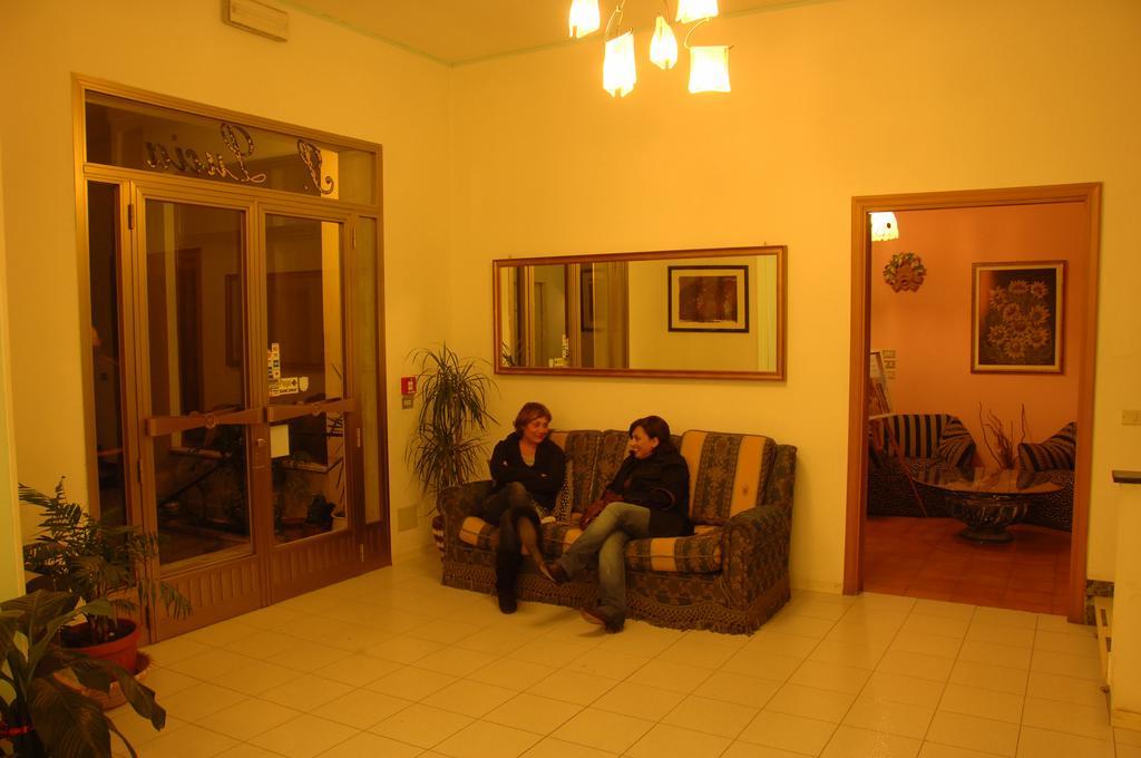 Santa Lucia Hotel Кианчано Терме Екстериор снимка