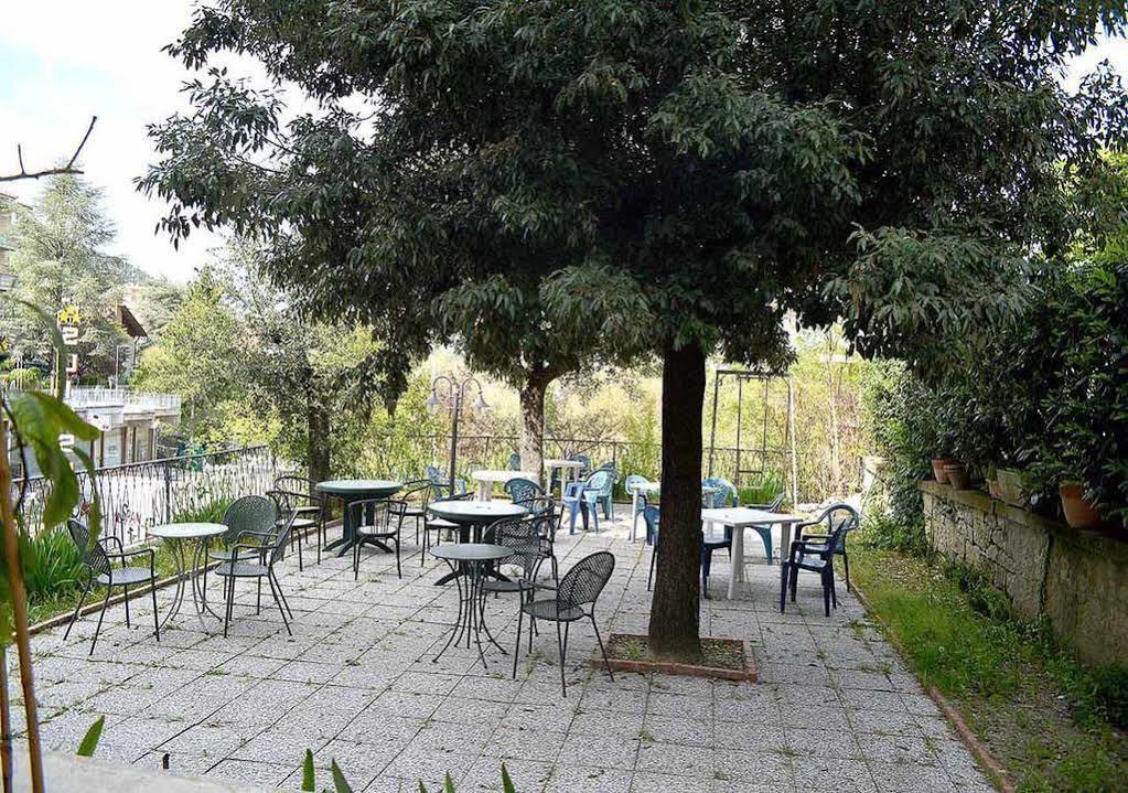 Santa Lucia Hotel Кианчано Терме Екстериор снимка
