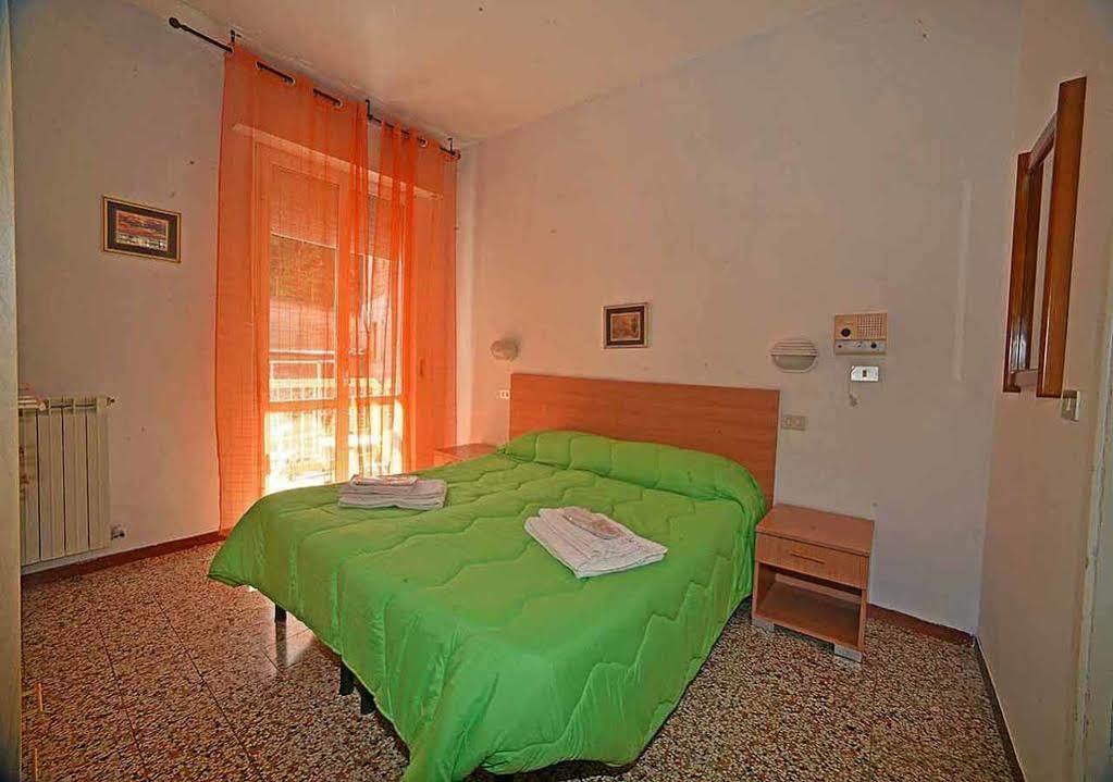 Santa Lucia Hotel Кианчано Терме Екстериор снимка