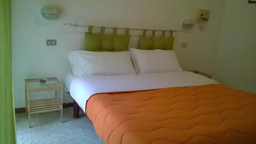 Santa Lucia Hotel Кианчано Терме Екстериор снимка